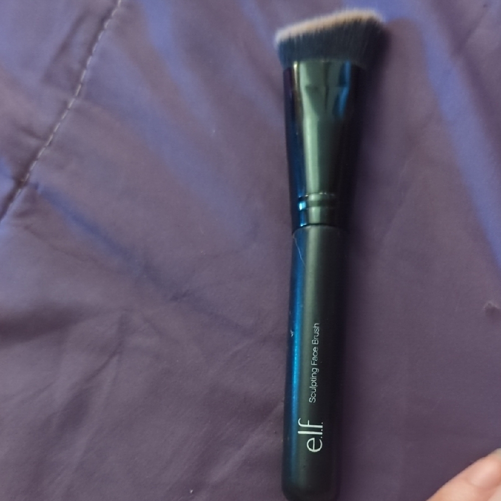 e.l.f. Angled Makeup Brush in Black